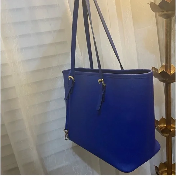 Michael Kors Purse - Picture 4 of 16